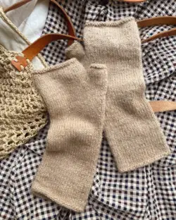 PetiteKnit Penny Gloves i Cashmere Lace - kit
