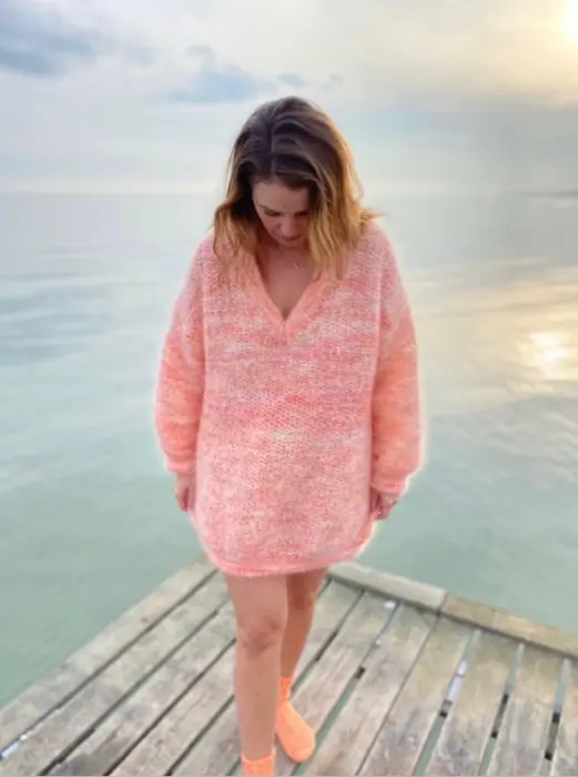 Smukke Fru Popknit i Sweetdreamsweater (opskriften købes hos Popknit)