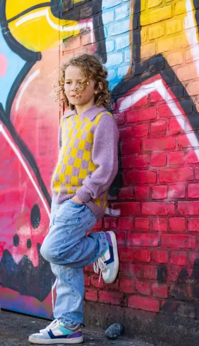Knit by Trine P: Color Pop! Urban Knitwear 8 - 16 år