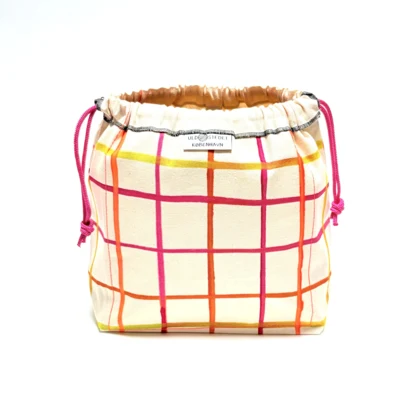 OHWOW no 10 - medium